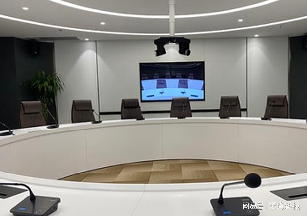 标题：从“治病”到“治未病”：AI驱动下的会议室运维管理新纪元